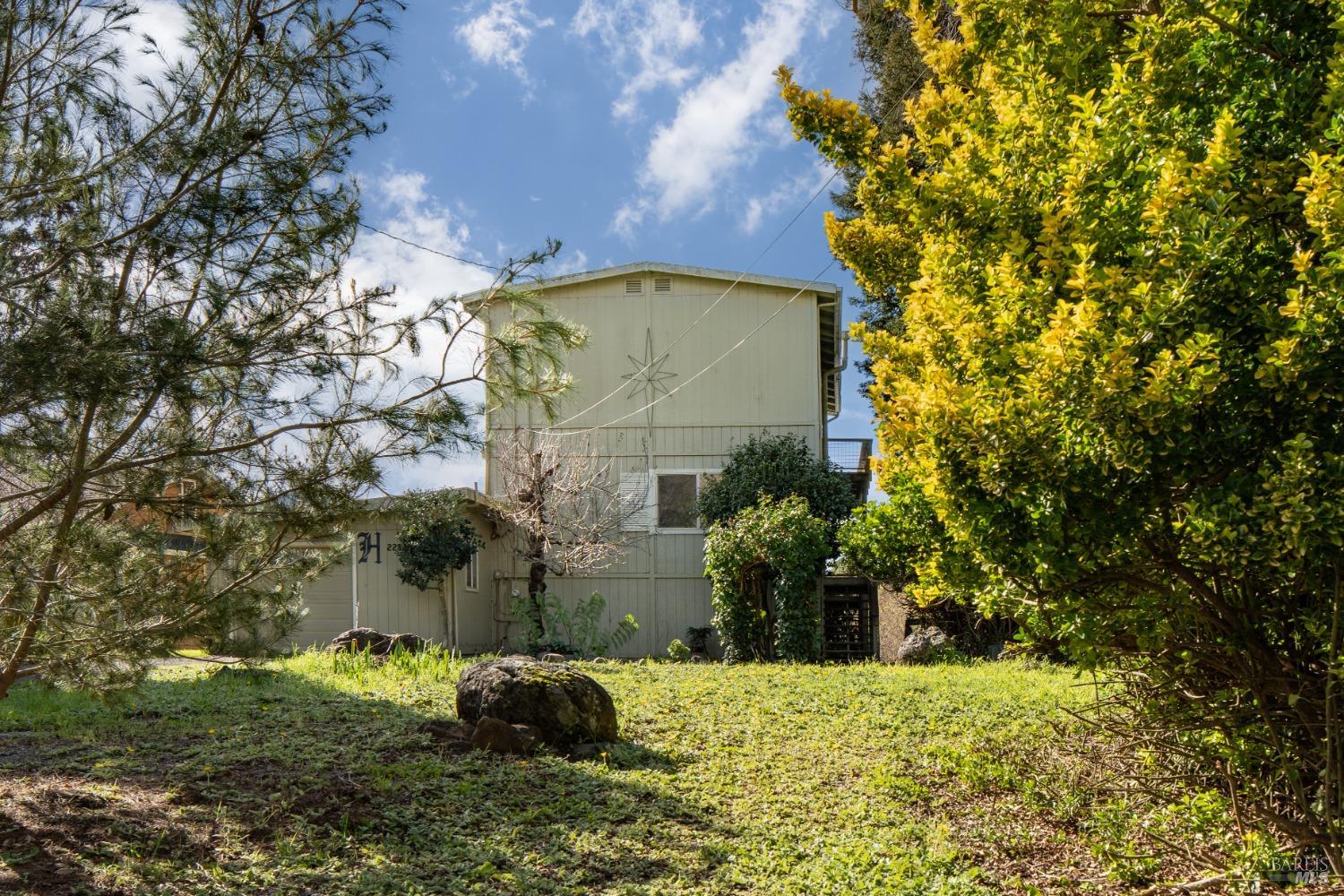 22939 Conifer Dr