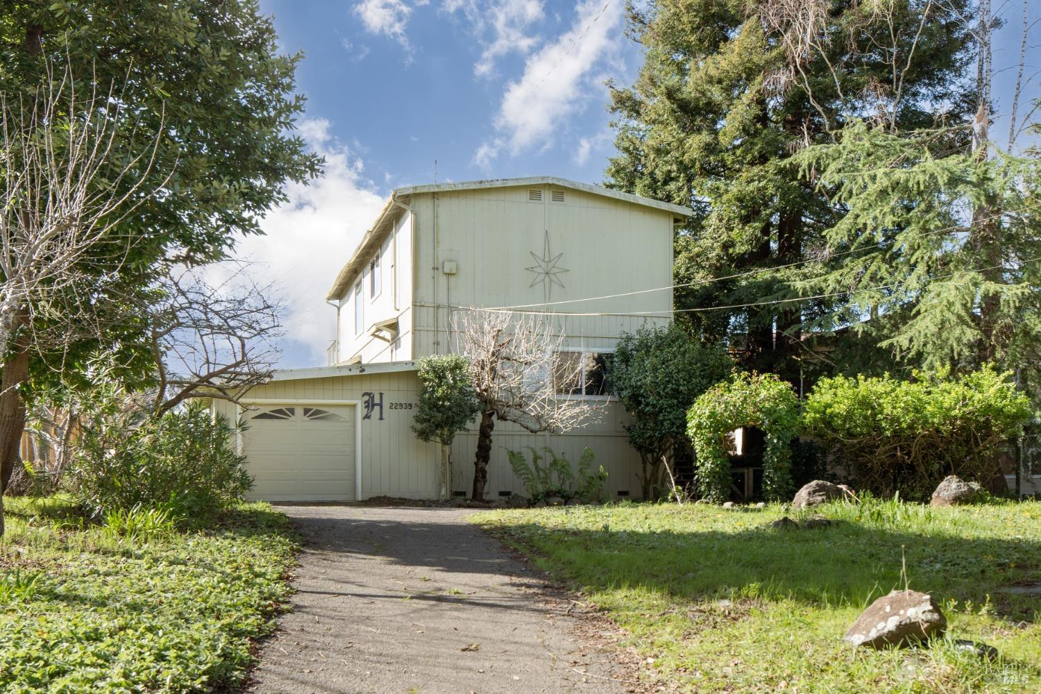 22939 Conifer Dr