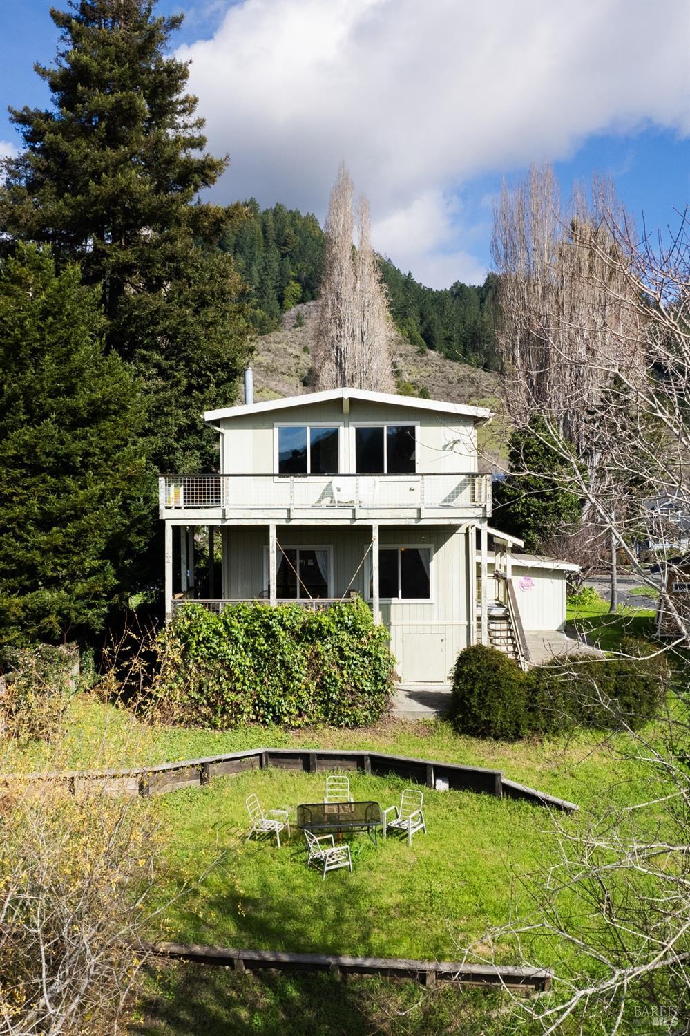 22939 Conifer Dr
