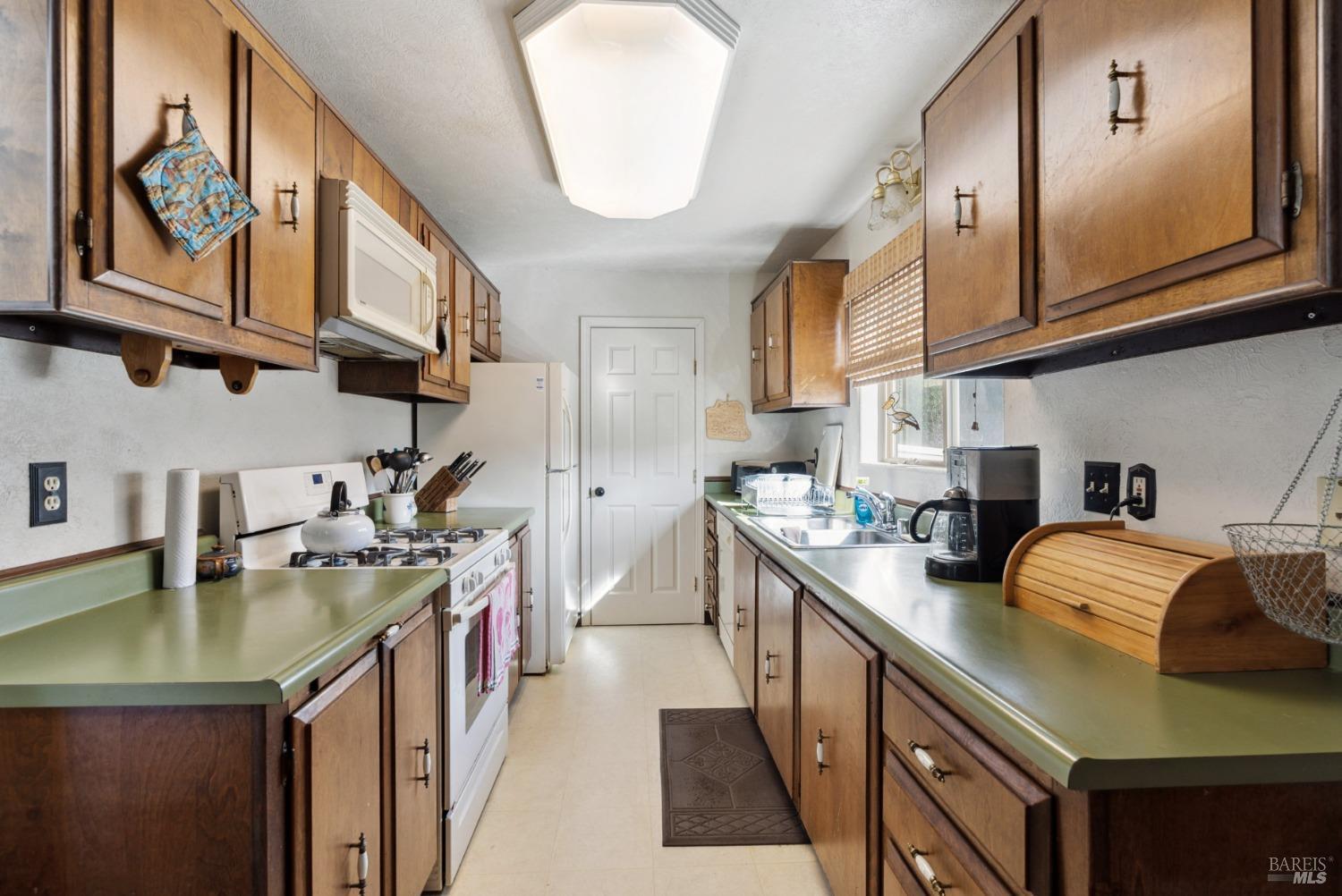 22939 Conifer Dr
