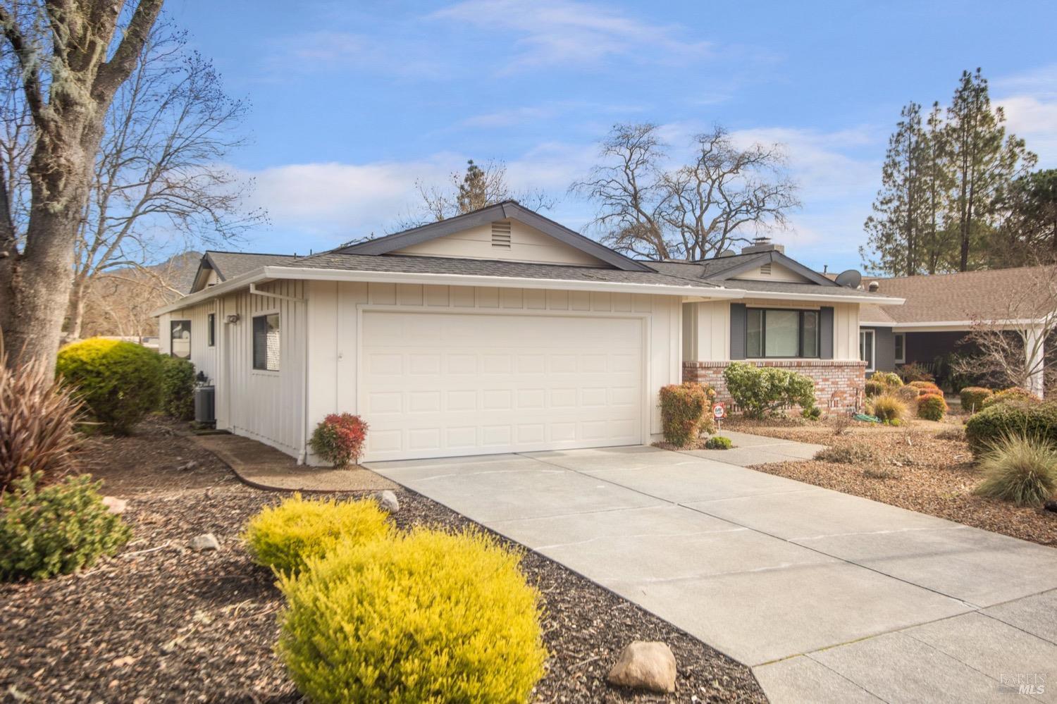 359 Twin Lakes Dr