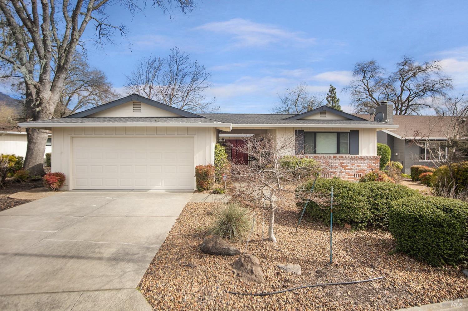 359 Twin Lakes Dr
