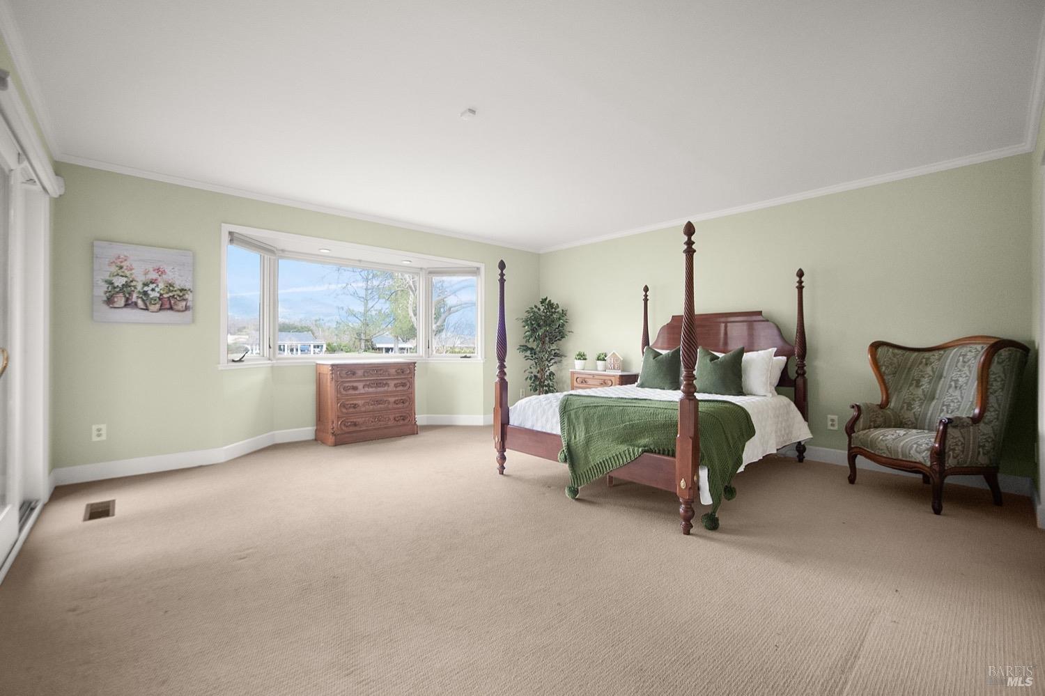 359 Twin Lakes Dr