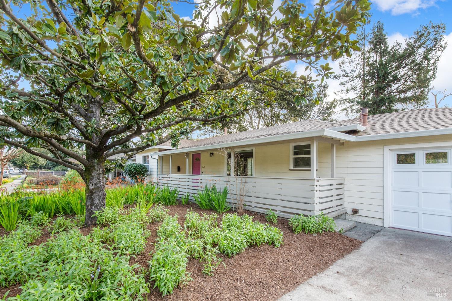 2524 Montgomery Dr