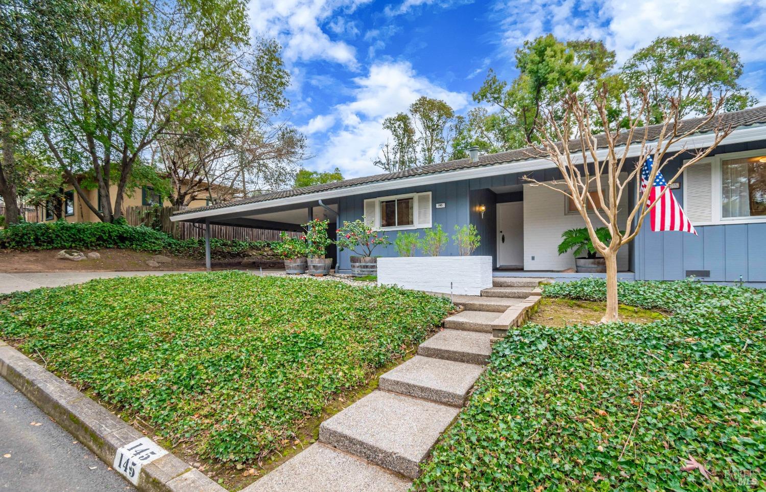 145 Stonecrest Dr