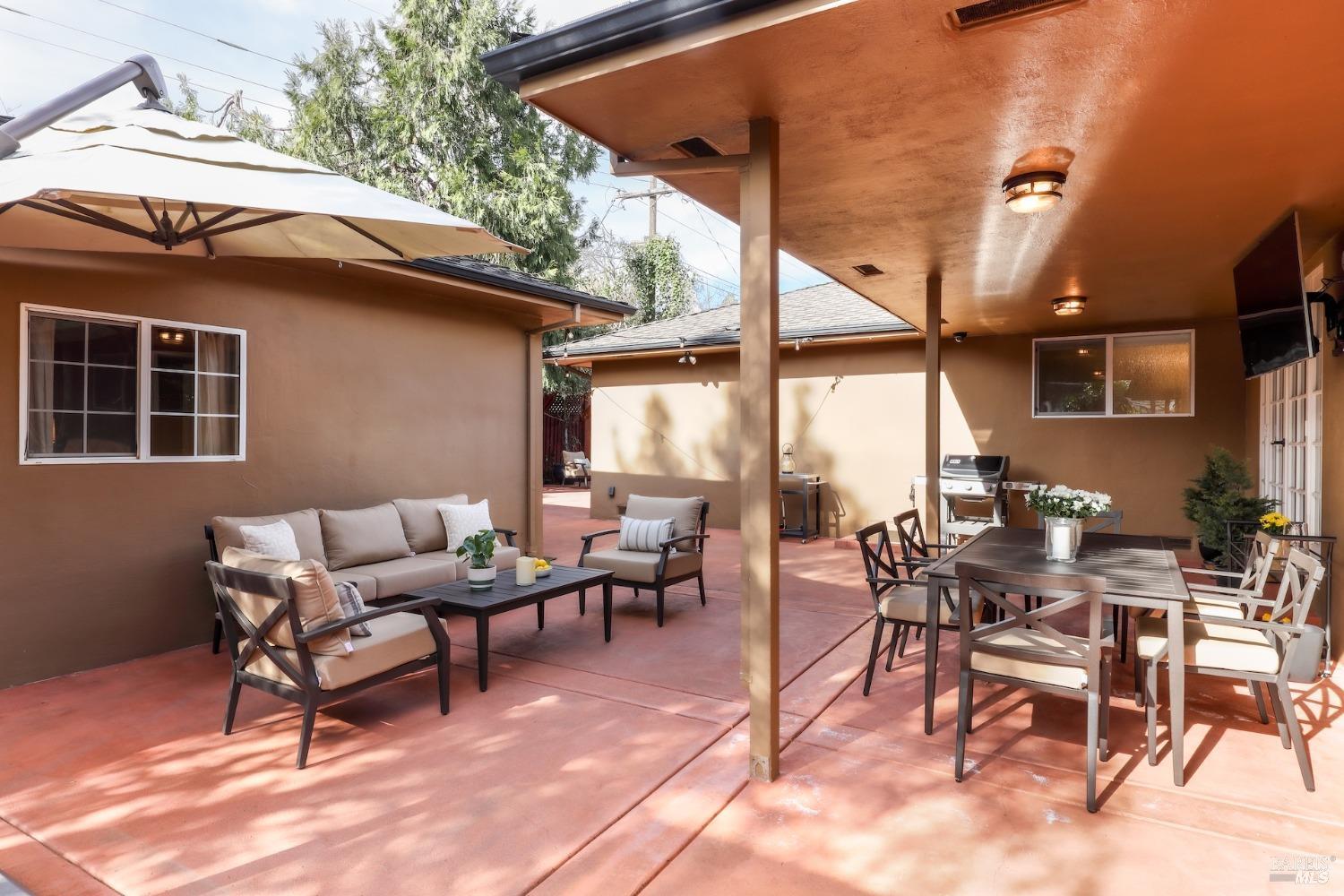 2413 Hidden Valley Dr
