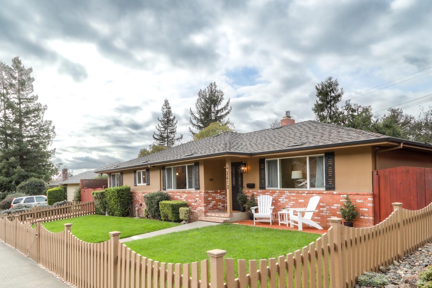 2413 Hidden Valley Dr