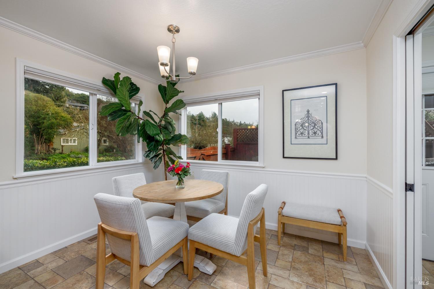 2413 Hidden Valley Dr
