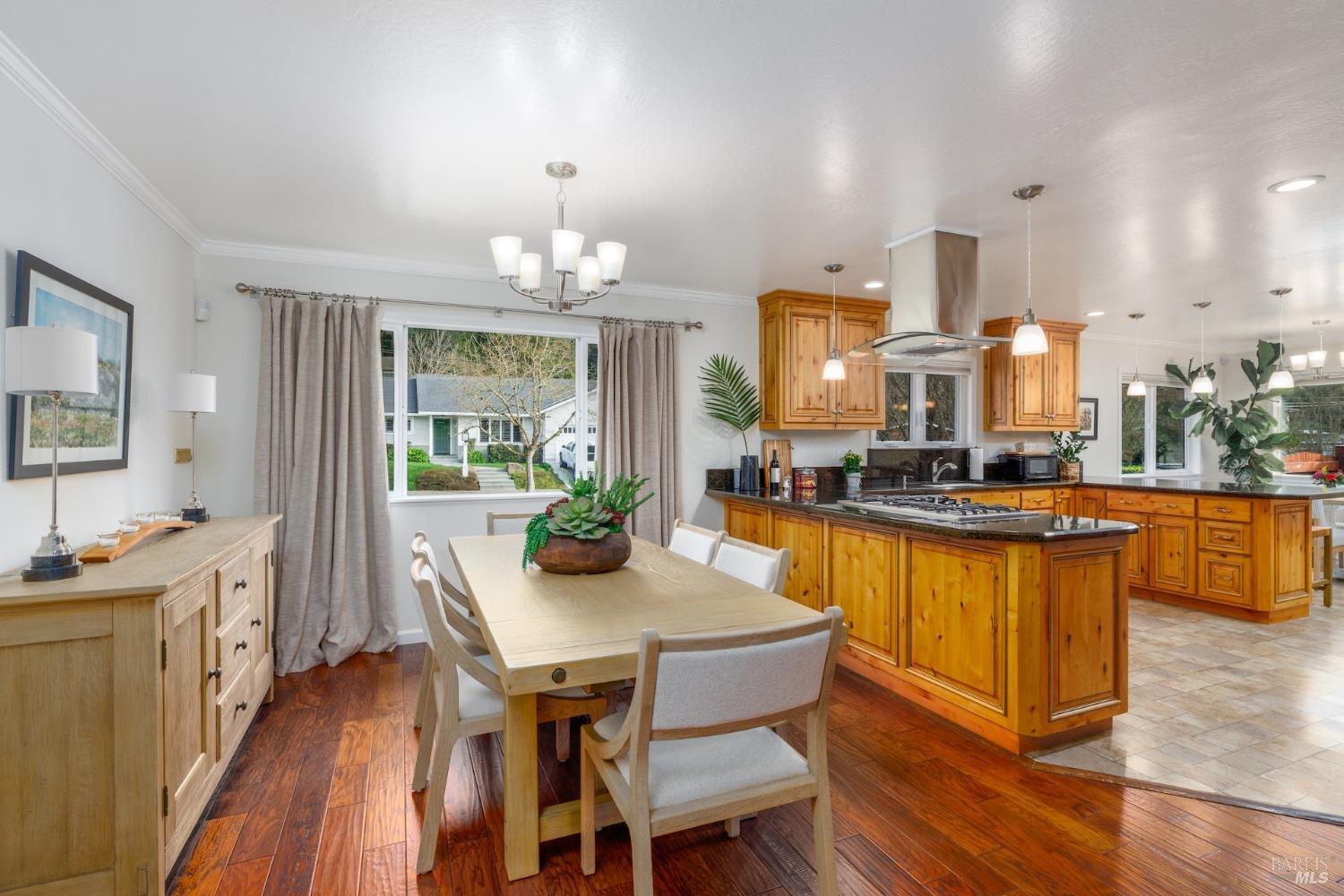 2413 Hidden Valley Dr