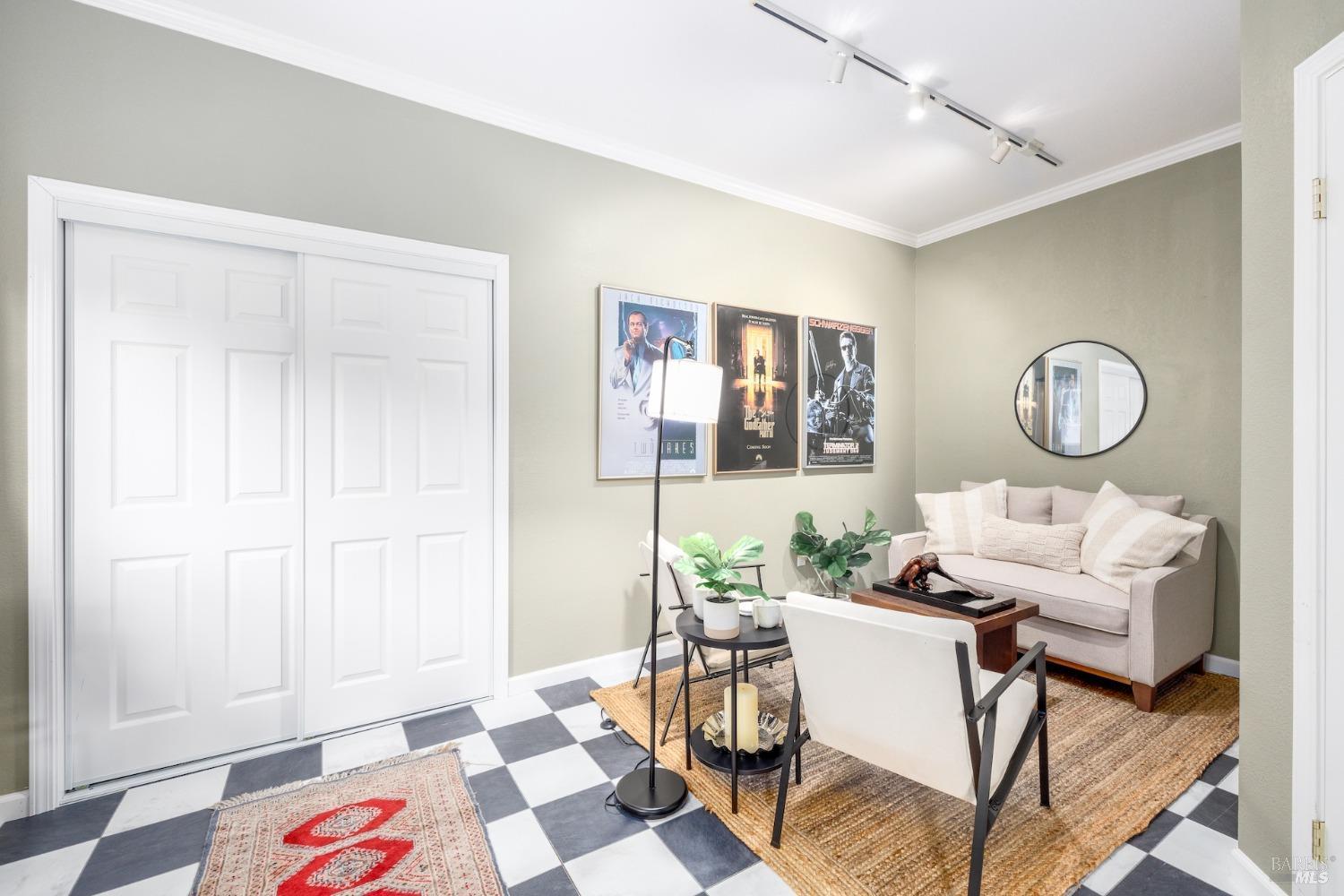 2413 Hidden Valley Dr
