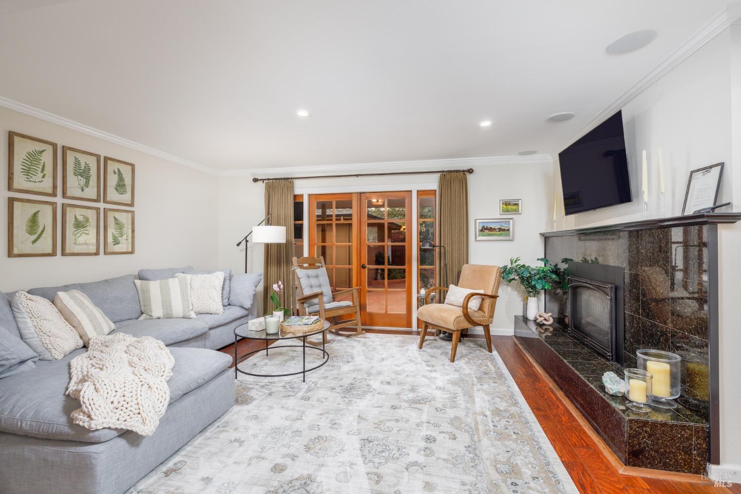 2413 Hidden Valley Dr