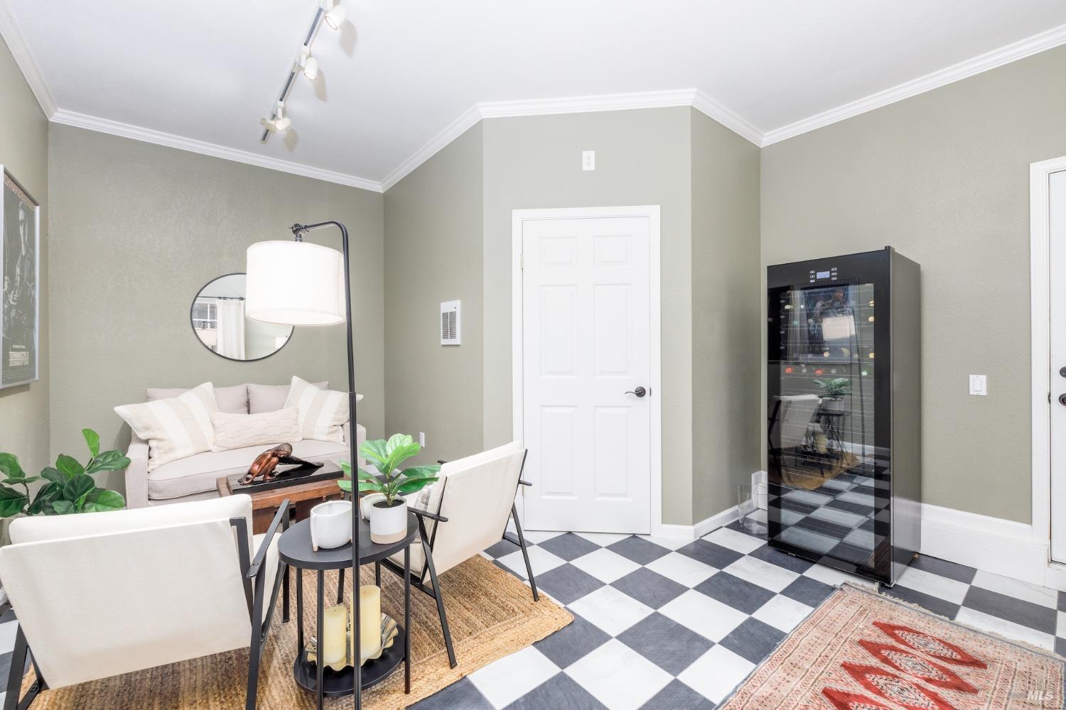 2413 Hidden Valley Dr