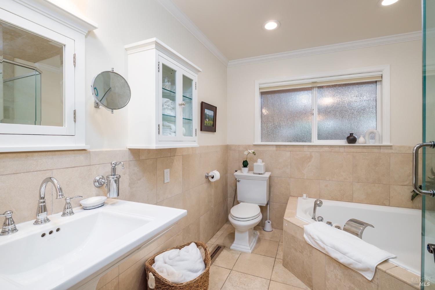 2413 Hidden Valley Dr