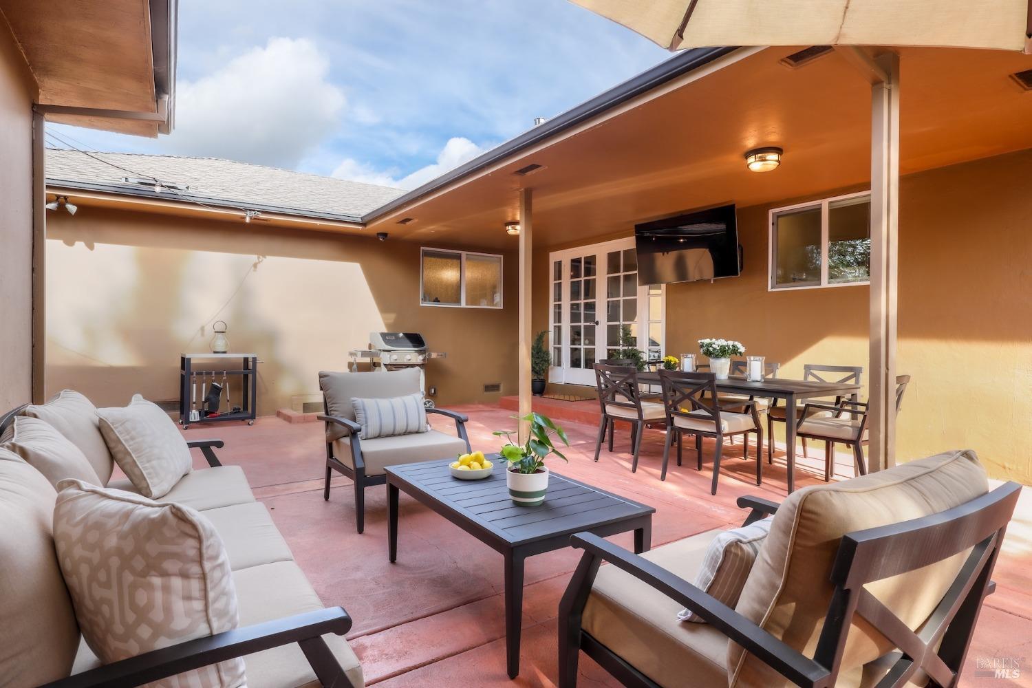 2413 Hidden Valley Dr