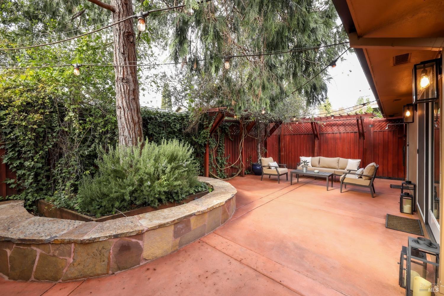 2413 Hidden Valley Dr