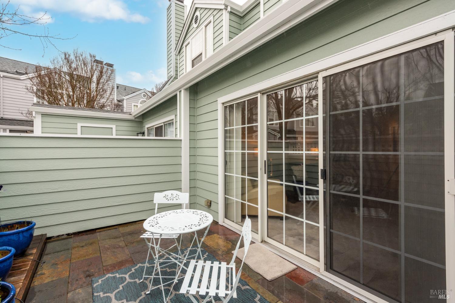 605 Laurel Grove Cir