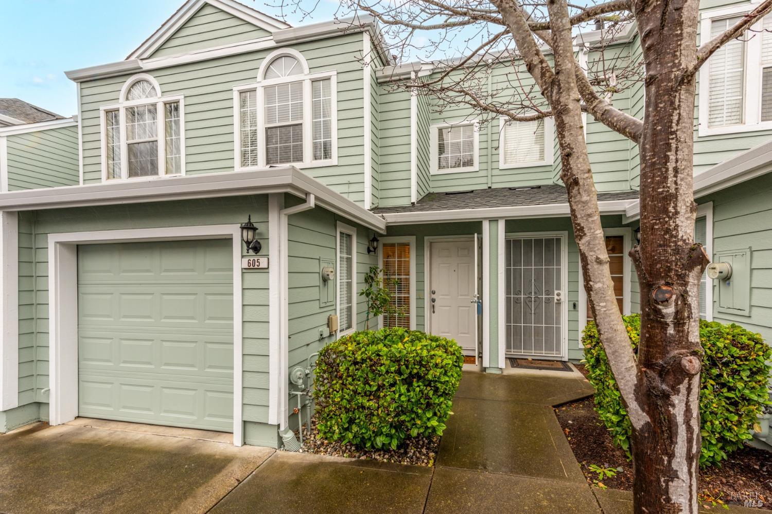 605 Laurel Grove Cir
