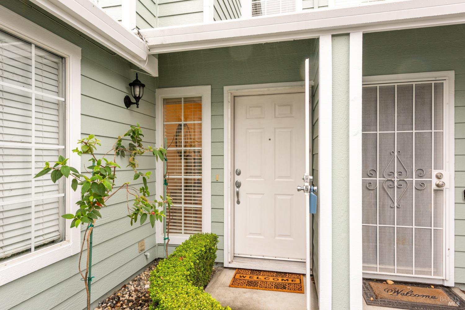 605 Laurel Grove Cir