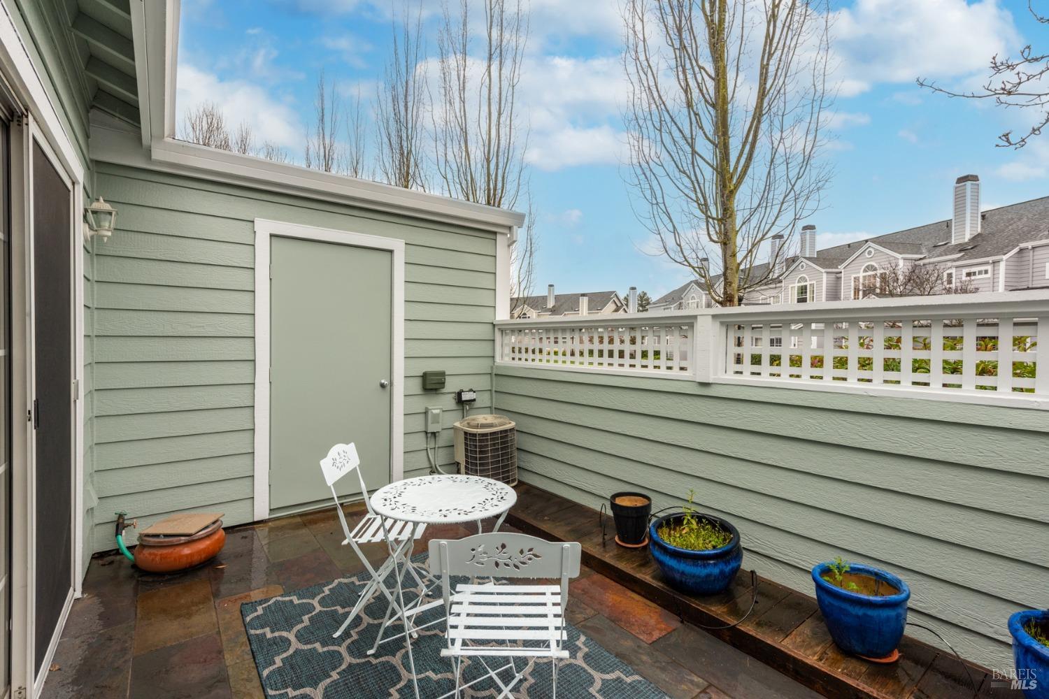 605 Laurel Grove Cir