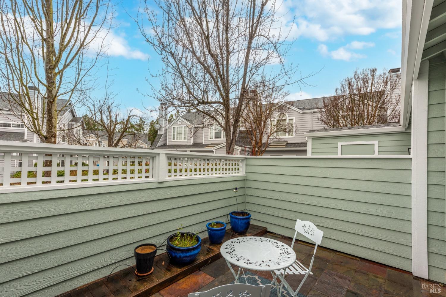 605 Laurel Grove Cir