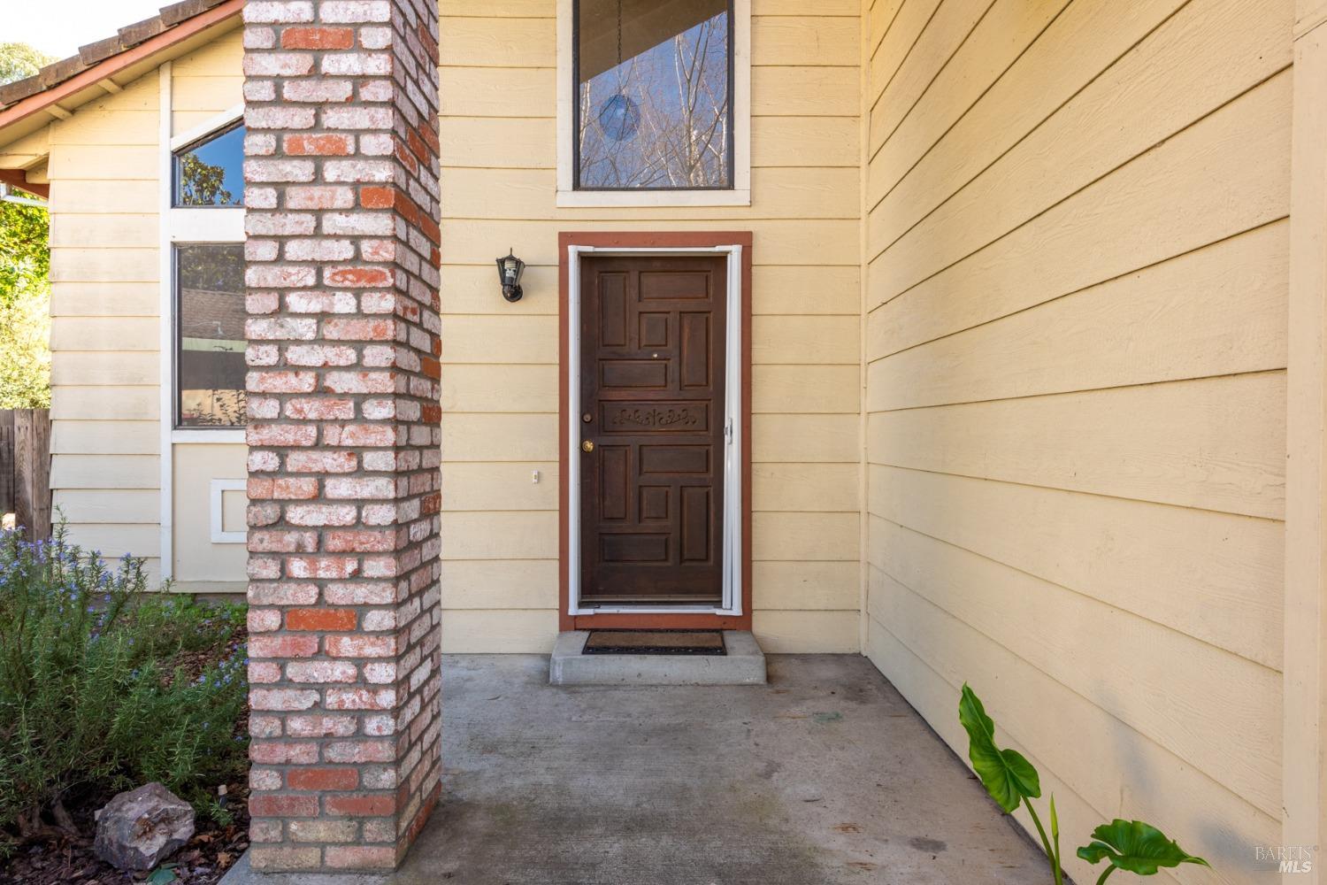 734 Placer Ct
