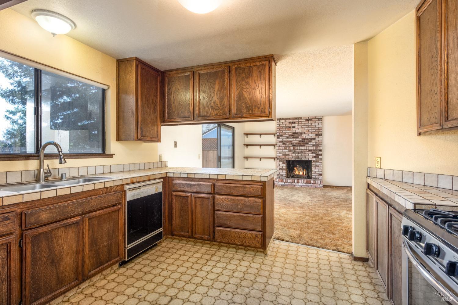 734 Placer Ct
