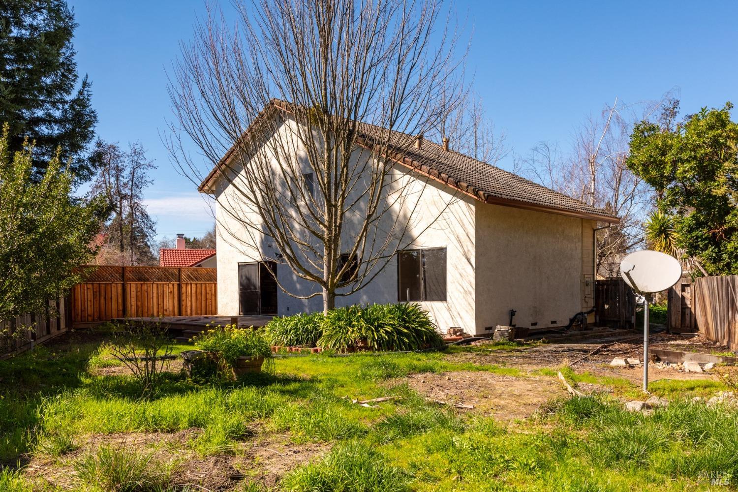 734 Placer Ct