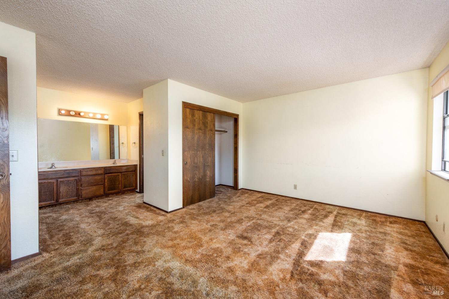 734 Placer Ct