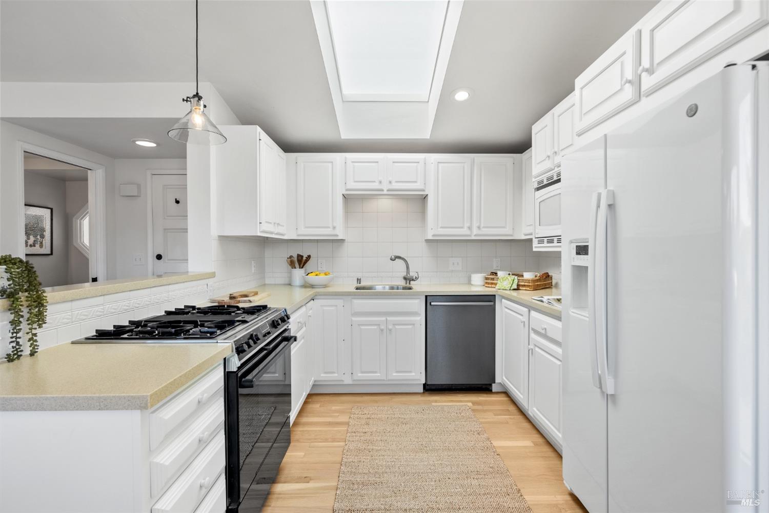 53 Hillside Ave