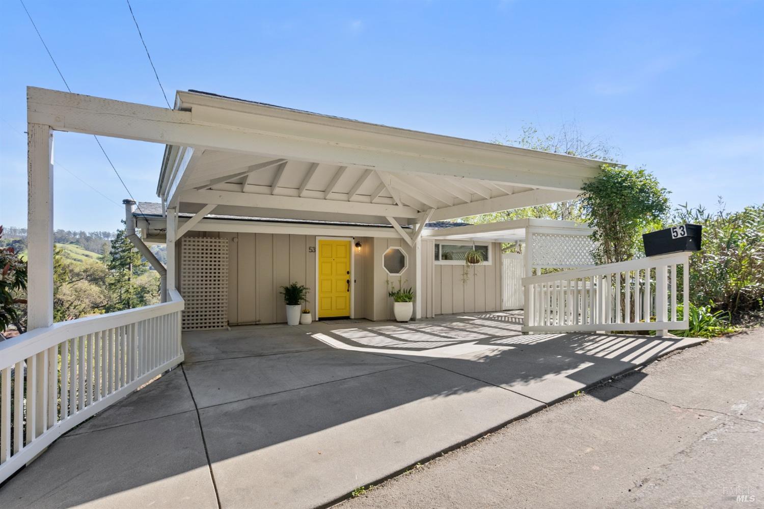 53 Hillside Ave