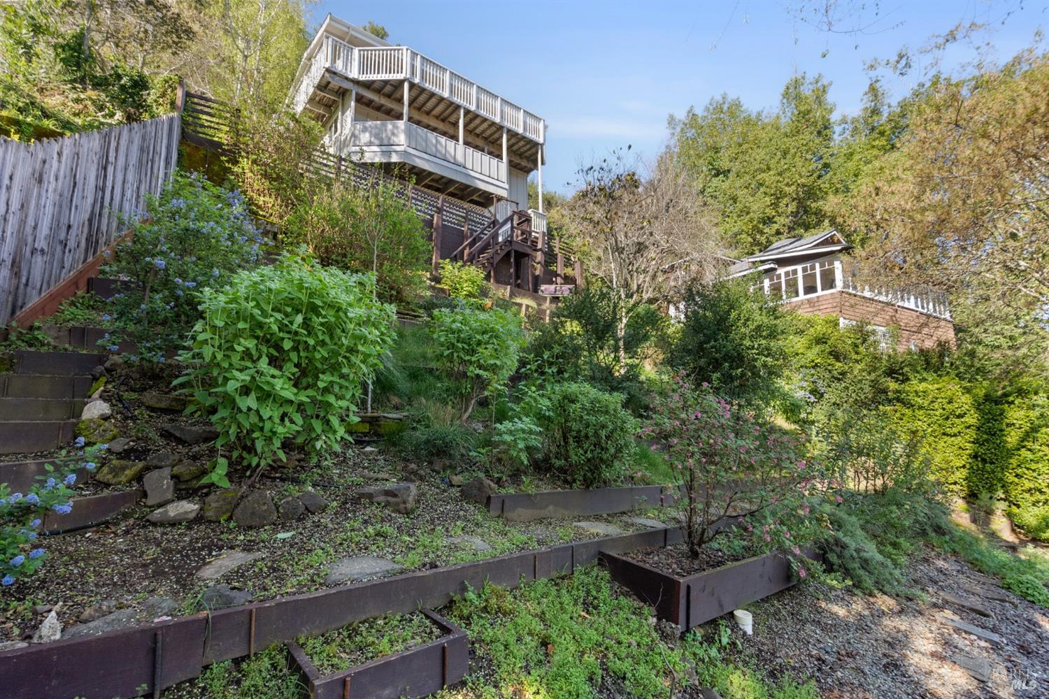 53 Hillside Ave