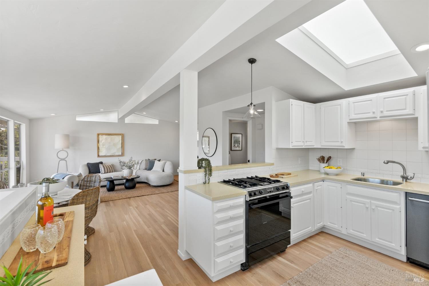 53 Hillside Ave