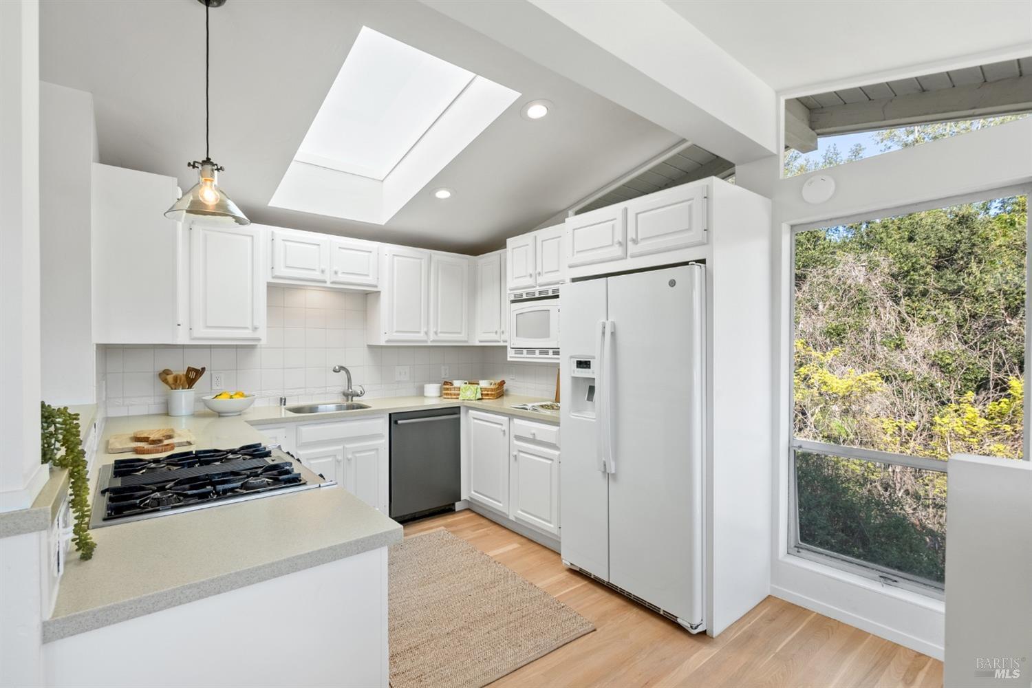 53 Hillside Ave