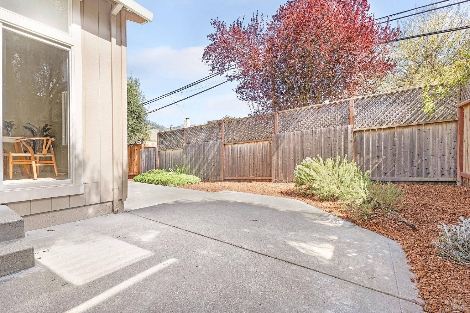 5518 Rainbow Cir