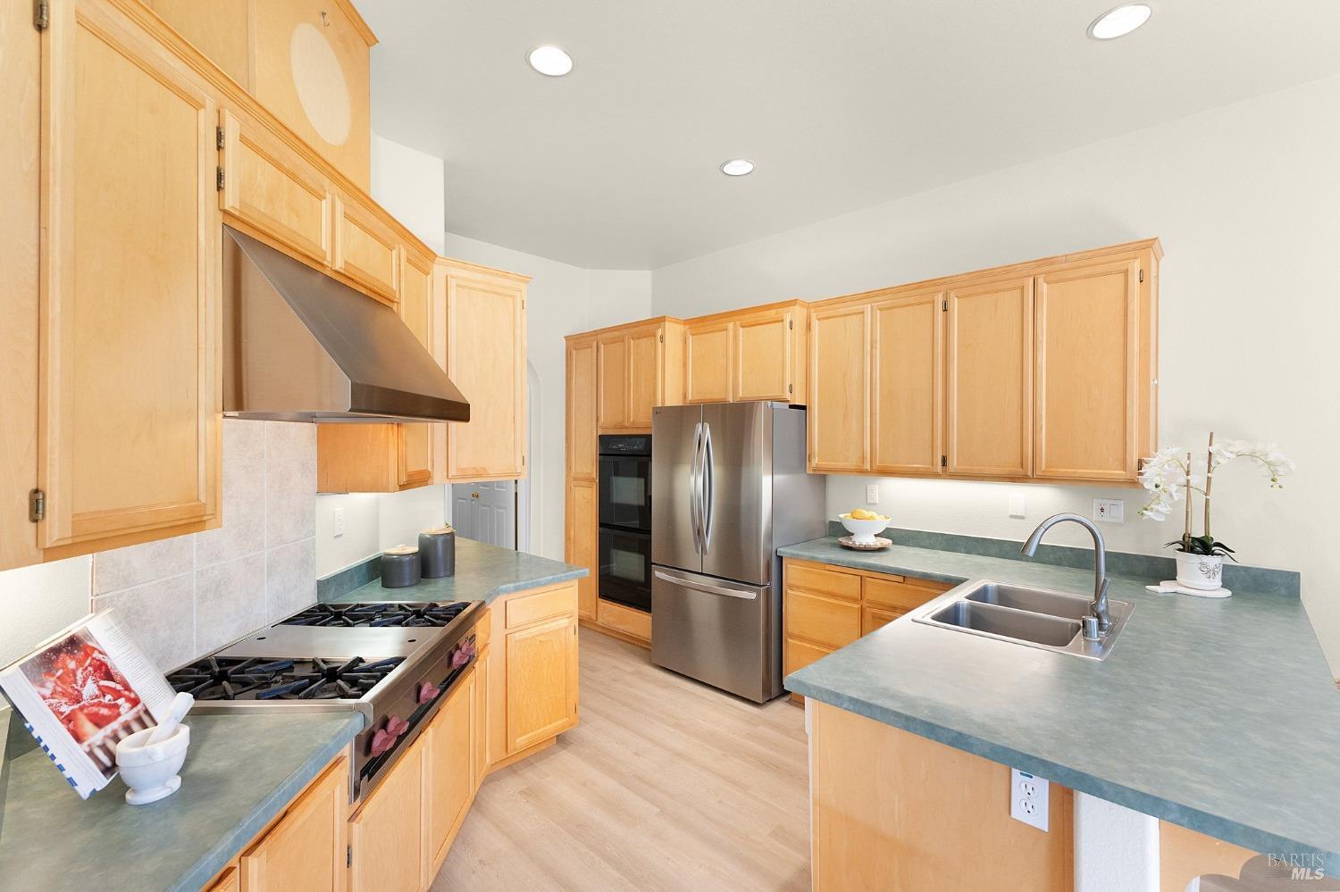 5518 Rainbow Cir