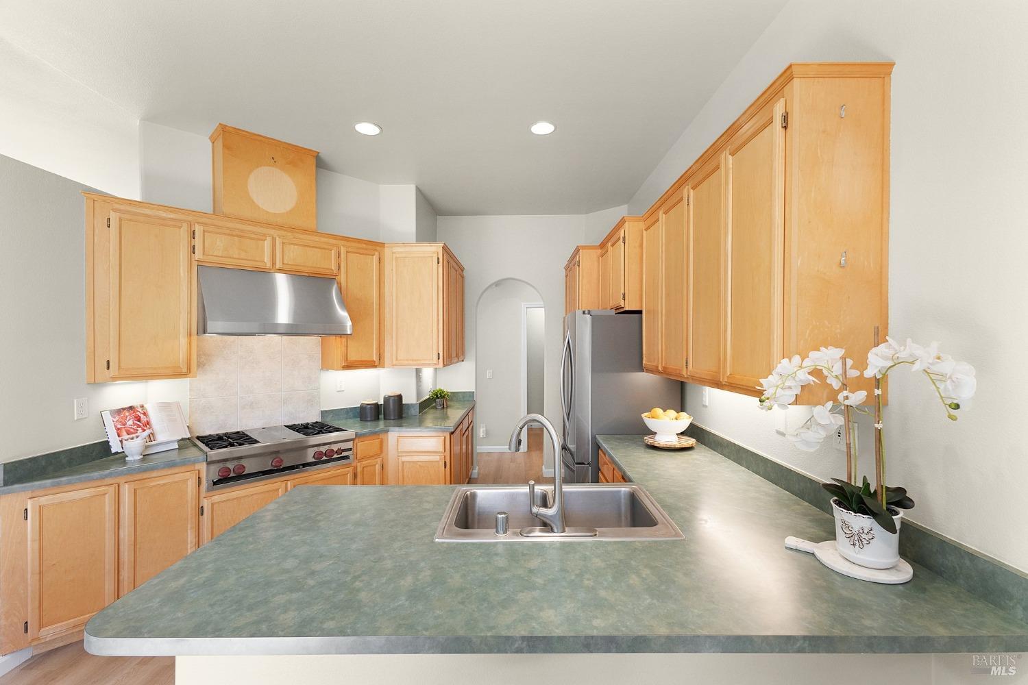 5518 Rainbow Cir
