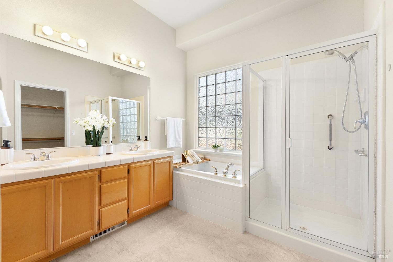 5518 Rainbow Cir
