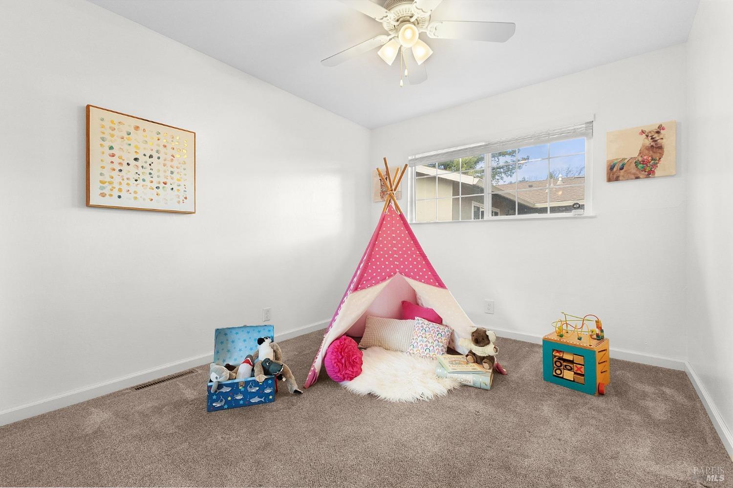 2420 Tamarisk Dr