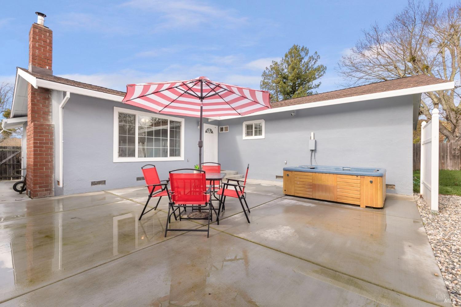 2420 Tamarisk Dr
