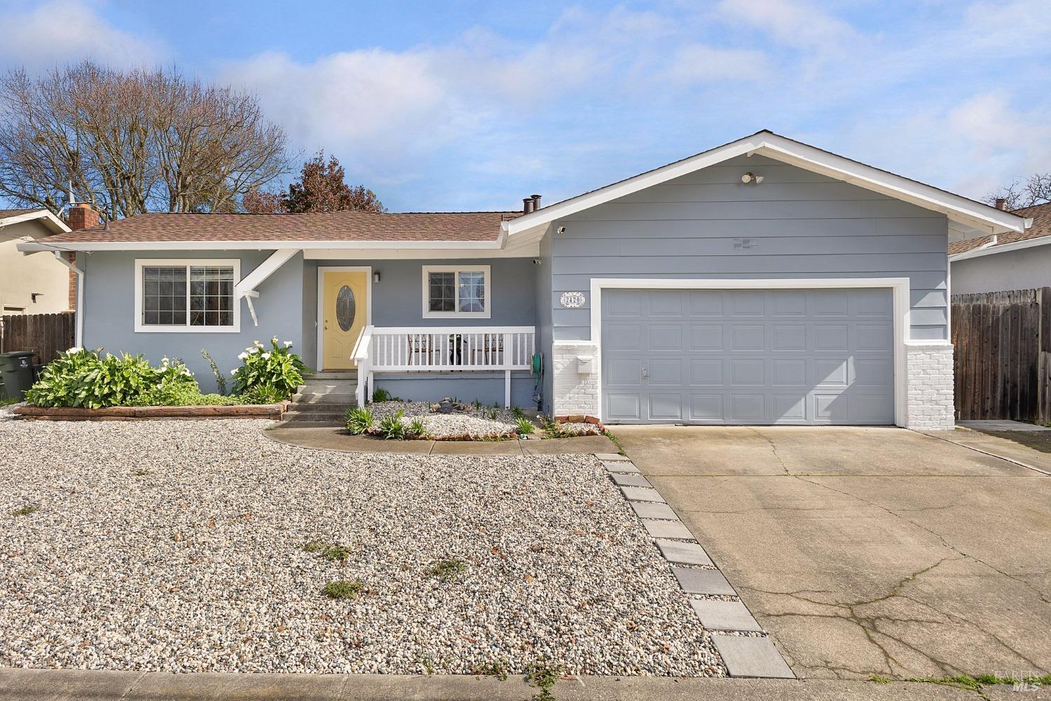 2420 Tamarisk Dr
