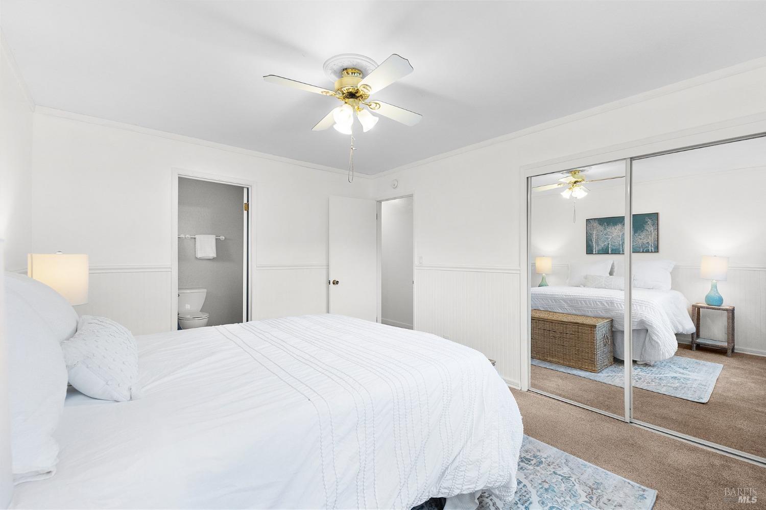 2420 Tamarisk Dr