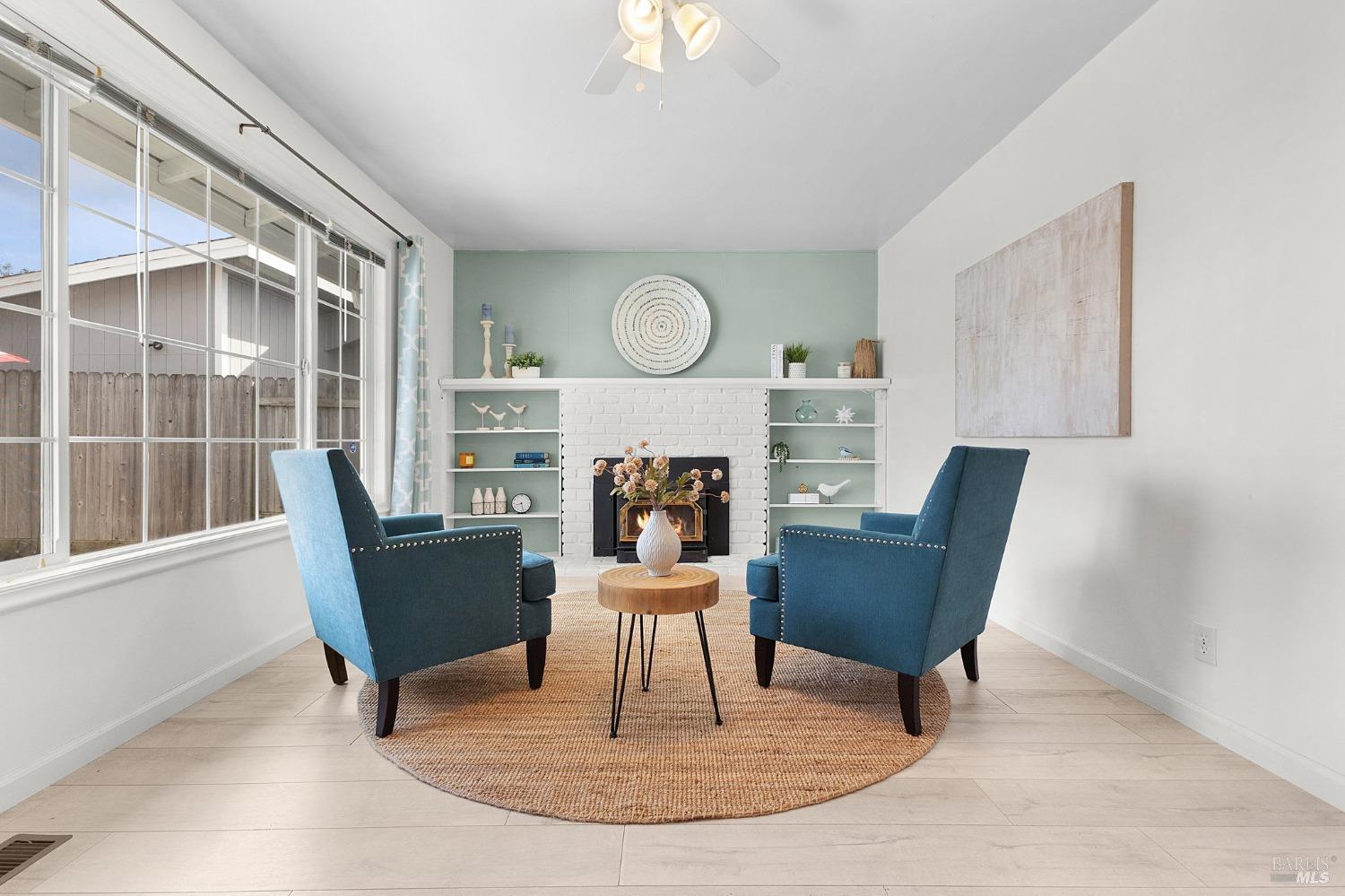 2420 Tamarisk Dr