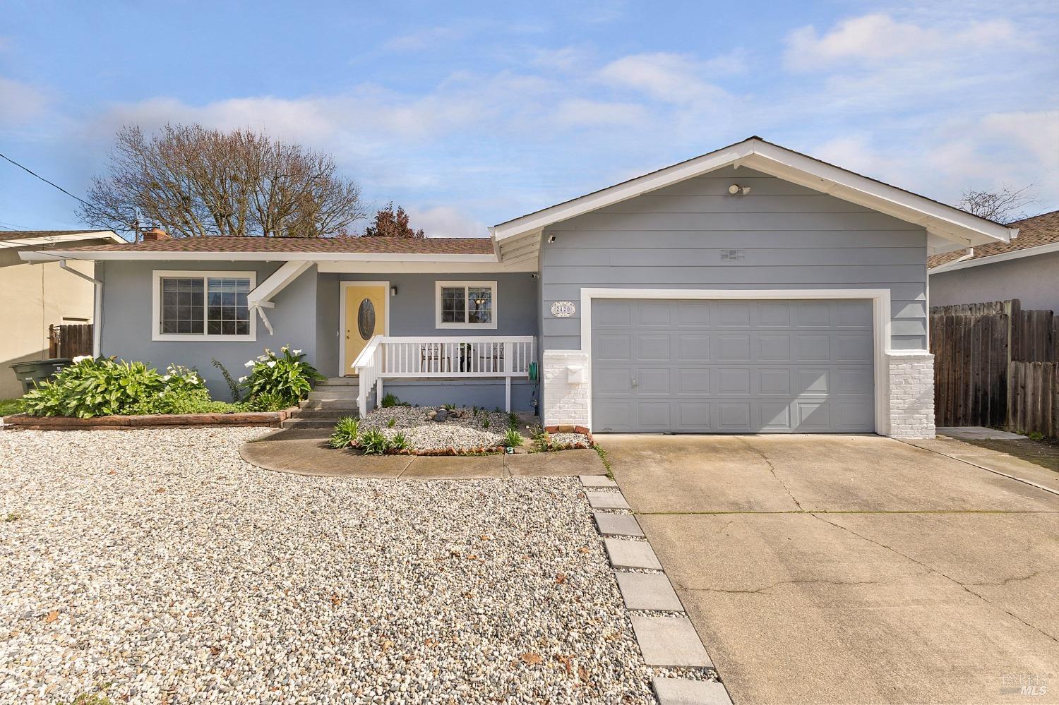 2420 Tamarisk Dr