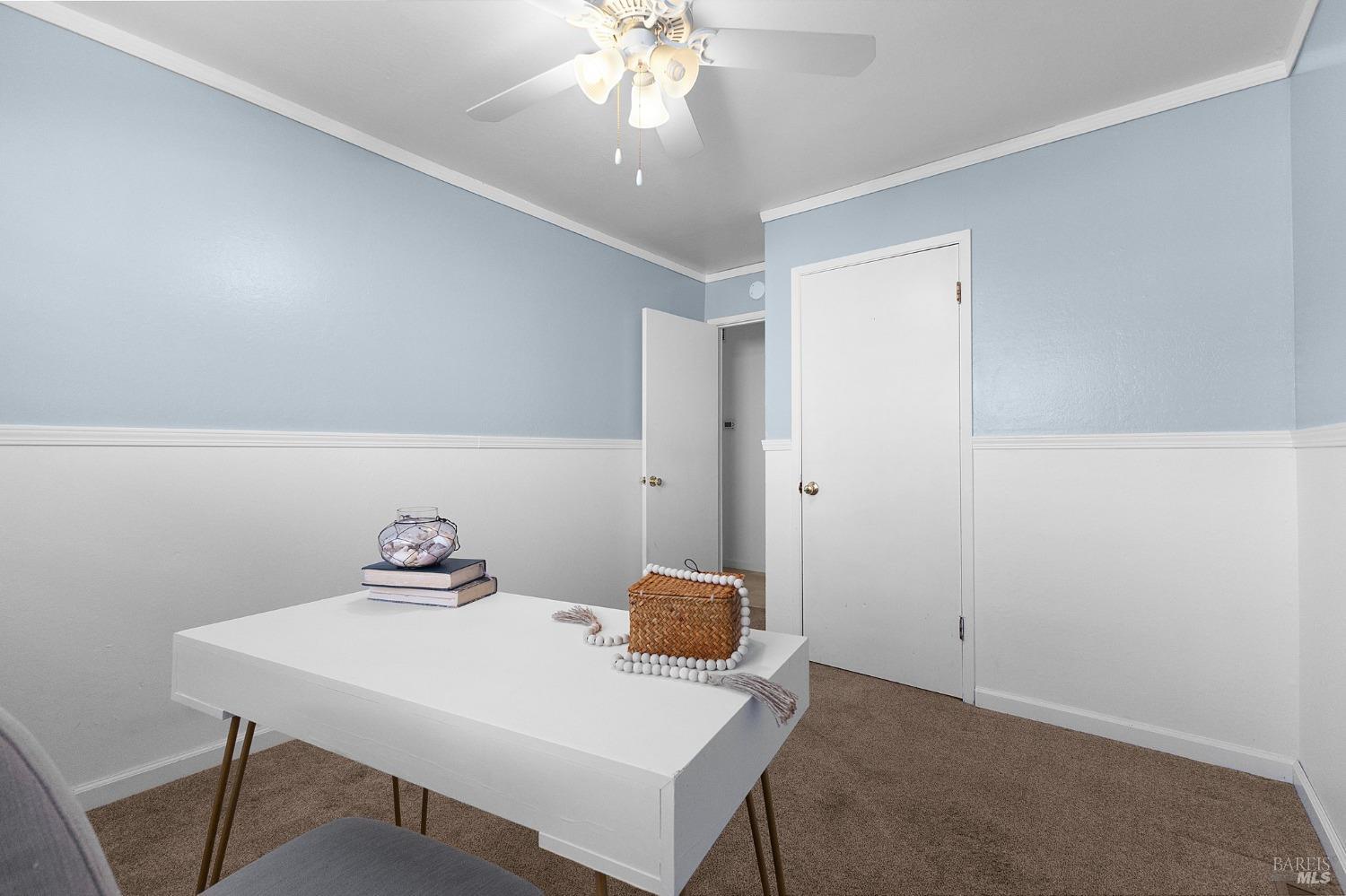 2420 Tamarisk Dr