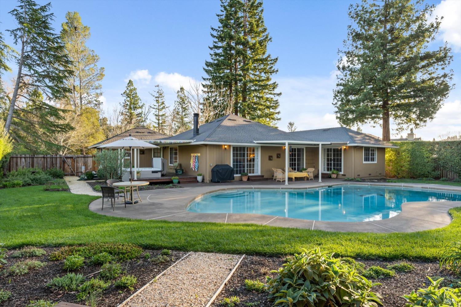 378 Benicia Dr