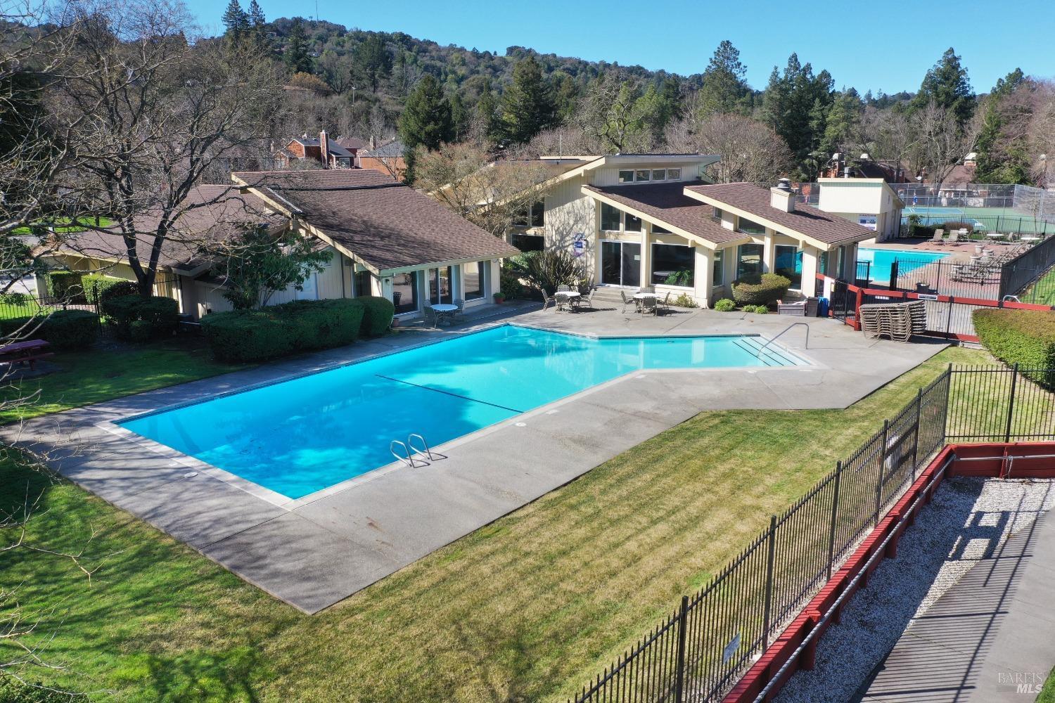 2653 Lago Oaks Dr