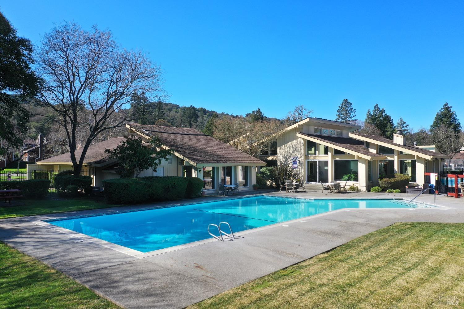 2653 Lago Oaks Dr