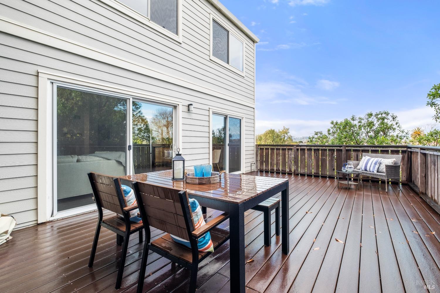 32 Mariner Green Dr