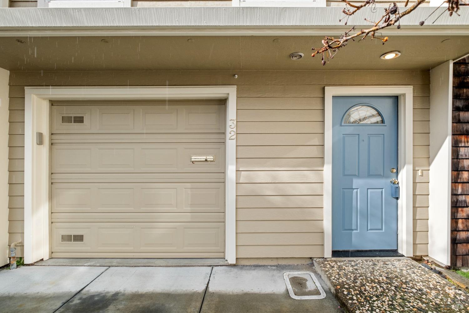 32 Mariner Green Dr