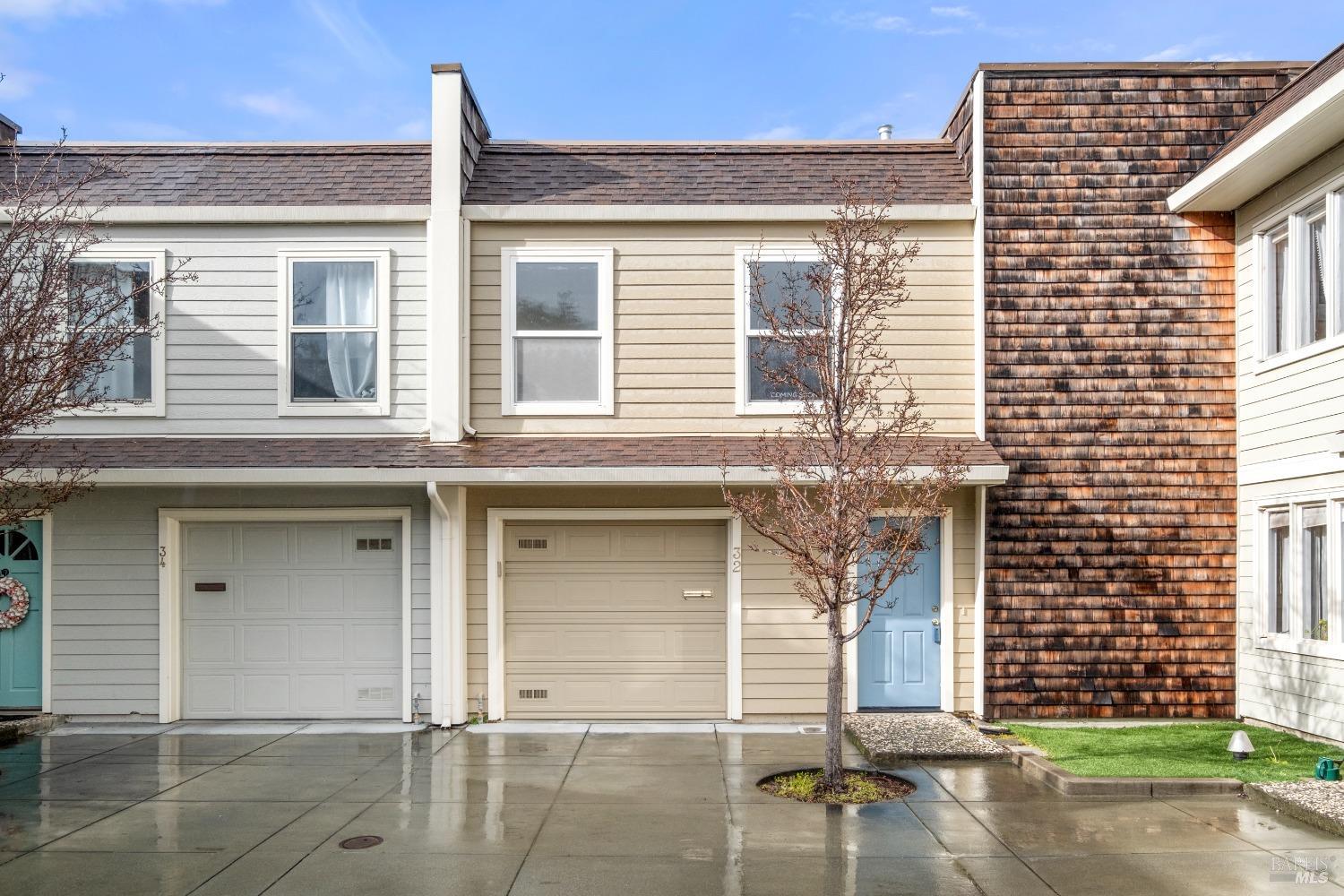 32 Mariner Green Dr